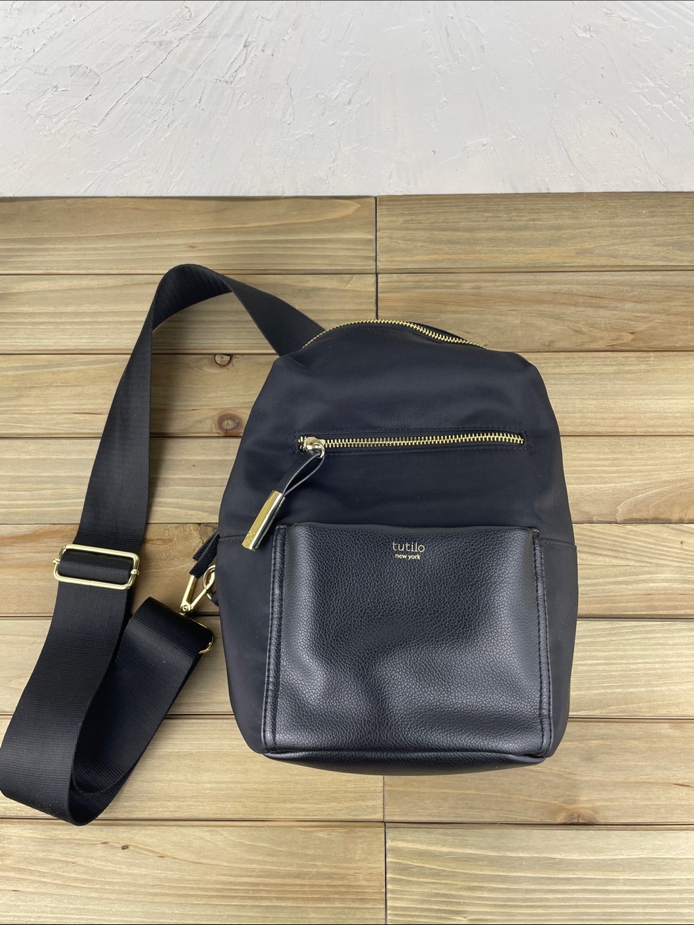 Tutilo New York Sling Bag